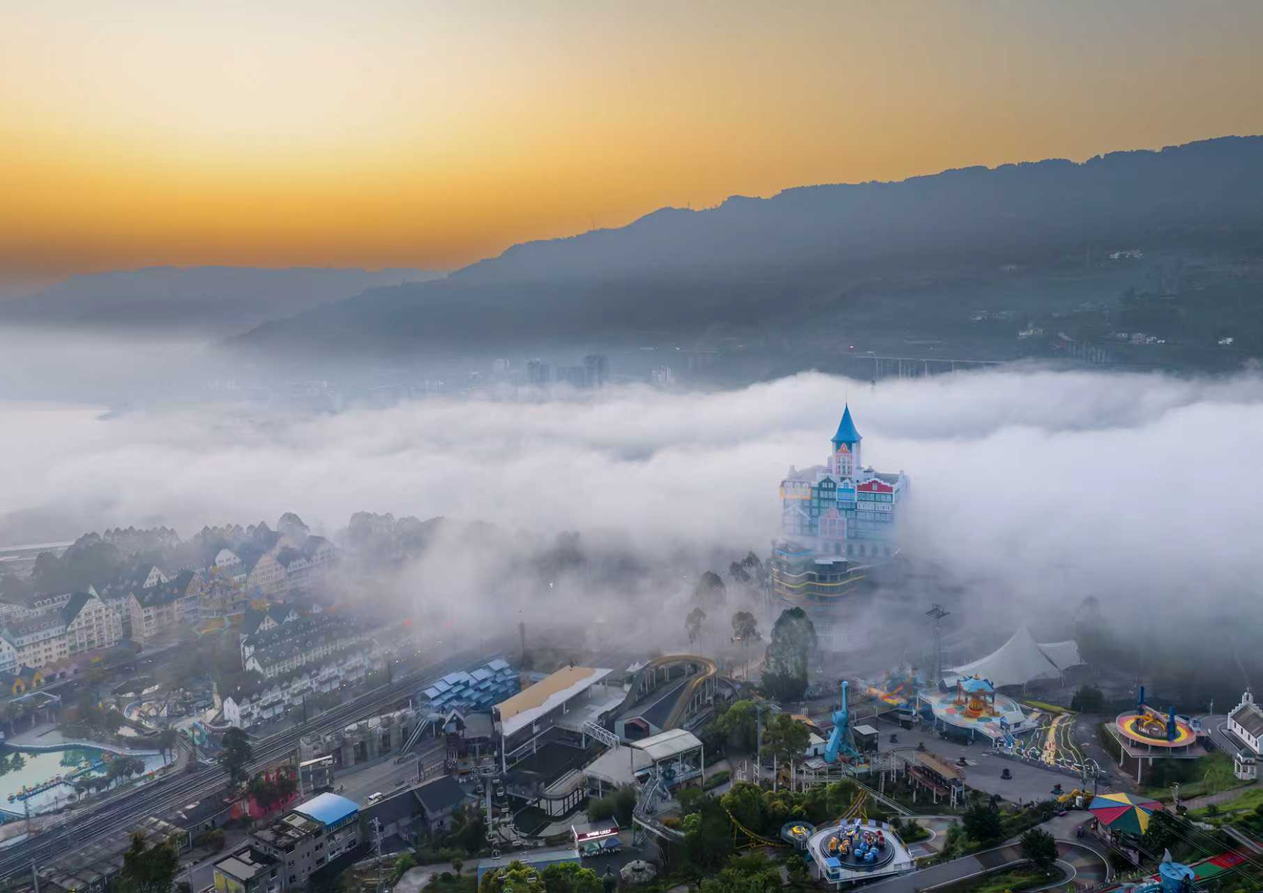 世界气象日：小镇迎云海季 独特气象造就长江之畔视觉盛景